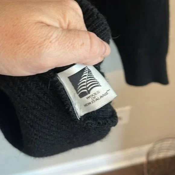 Mens 100% wool sweater
